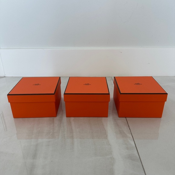 3 Hermès Gift Boxes with Logo Ribbons - Picture 4 of 11